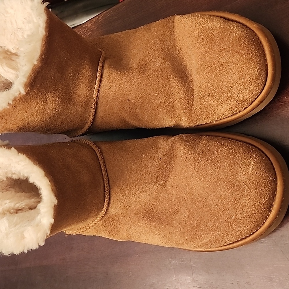 Ugg Short Boot - image 1